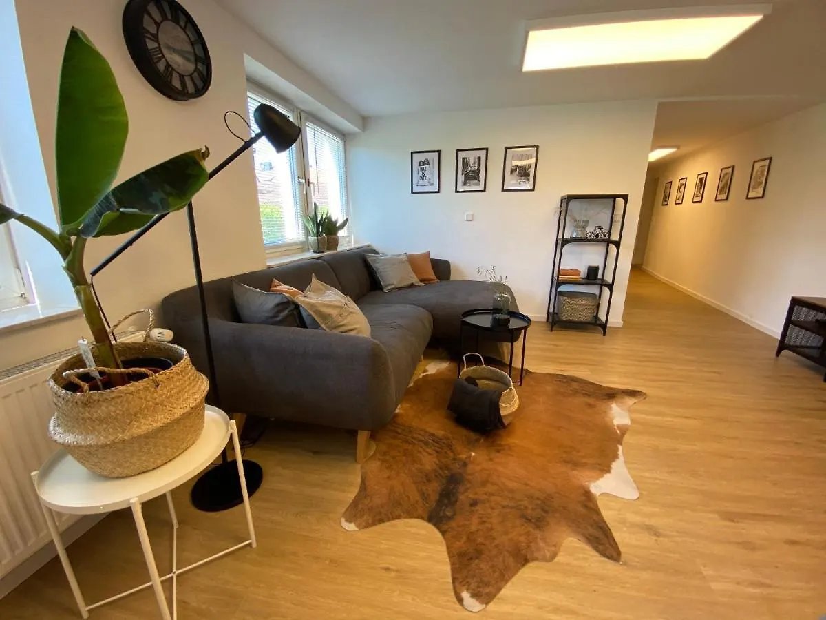 Apartment ☆Fewo Altes Kino - Modern - Quiet - 65M² - Tv - Netflix - Wlan☆ Momlingen