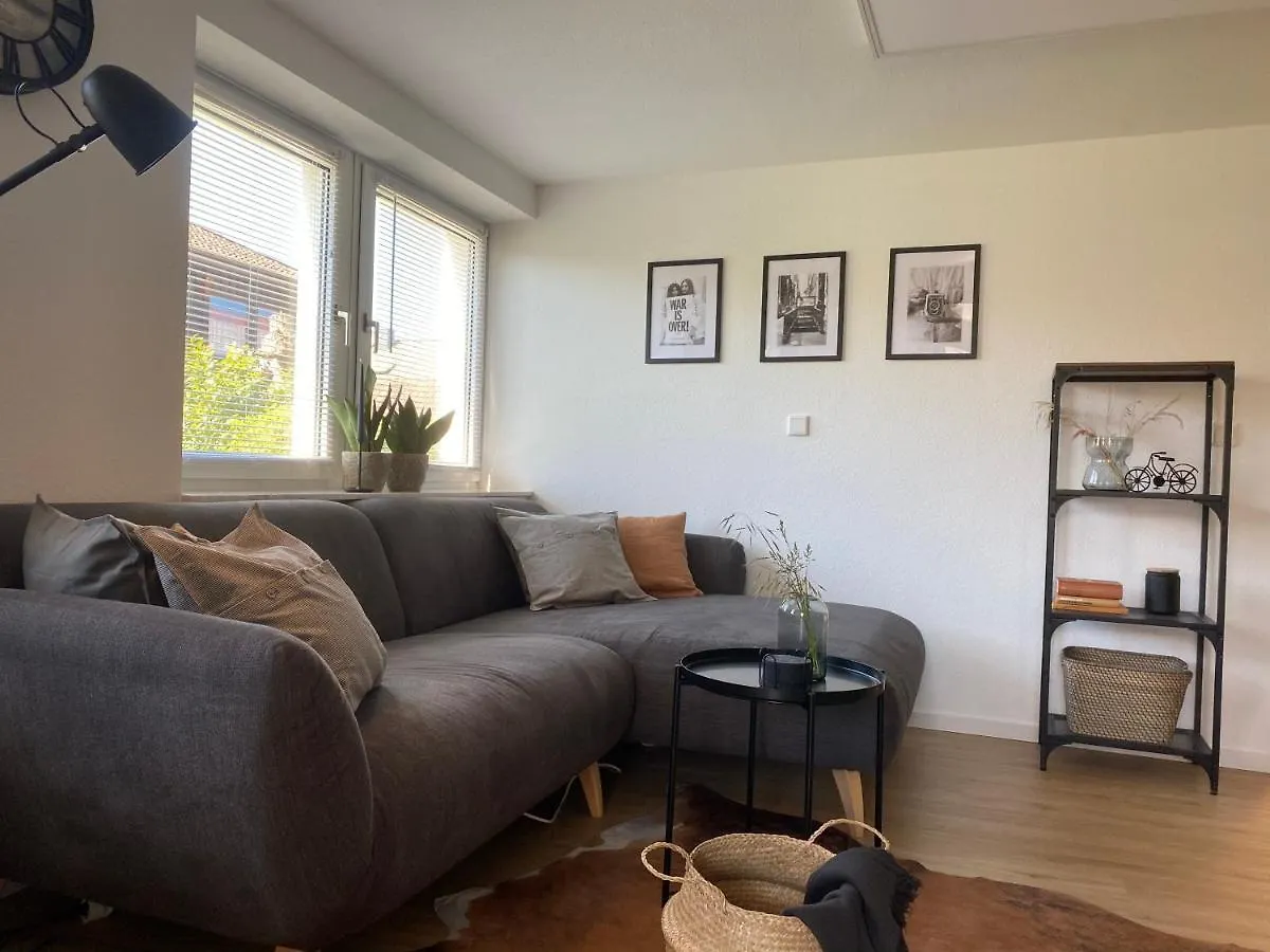 ☆Fewo Altes Kino - Modern - Quiet - 65M² - Tv - Netflix - Wlan☆ Momlingen Apartment
