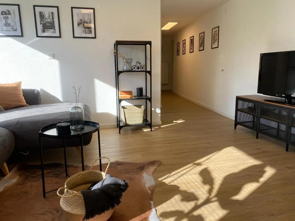 ☆Fewo Altes Kino - Modern - Quiet - 65M² - Tv - Netflix - Wlan☆ Momlingen Apartment