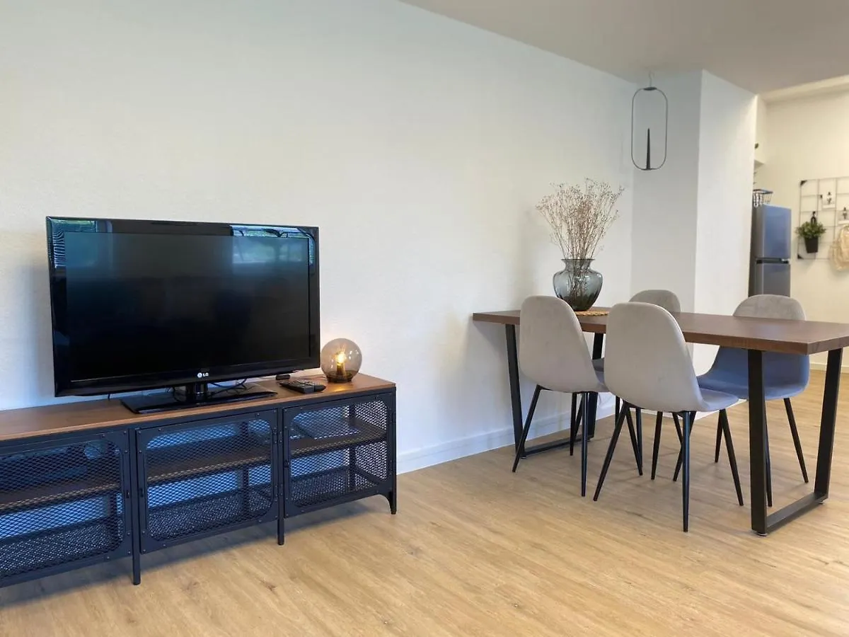 ☆Fewo Altes Kino - Modern - Quiet - 65M² - Tv - Netflix - Wlan☆ Momlingen